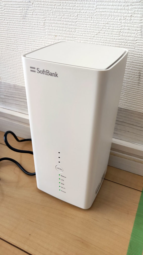 SoftBank Air 電源を接続して設置完了
